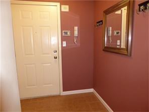 2111 Candlelight Ct - Photo 2 of 14