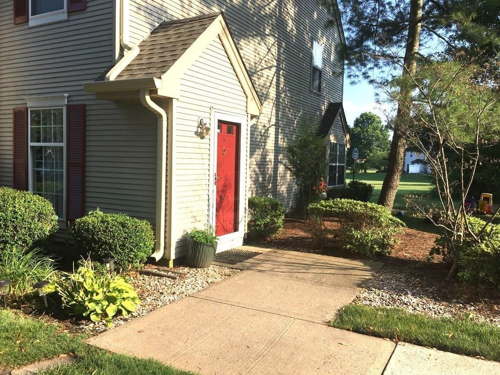 9 Rachel Ct - Photo 2 of 22