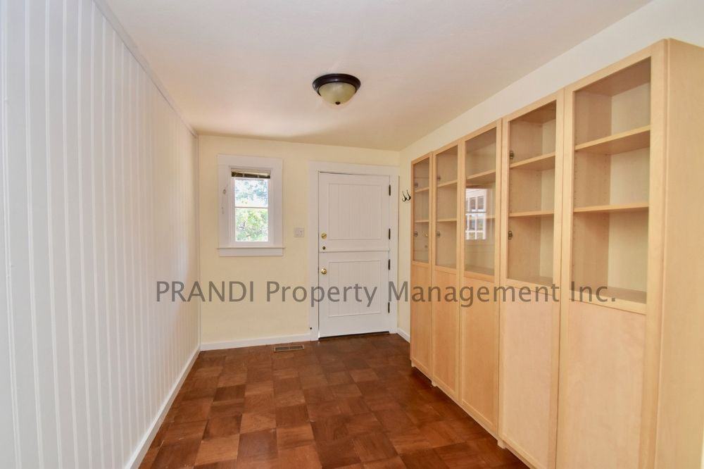 83 Southern Heights Blvd - Photo 2 of 11