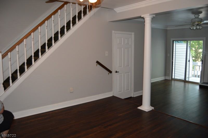 104 Franklin Ct - Photo 2 of 16