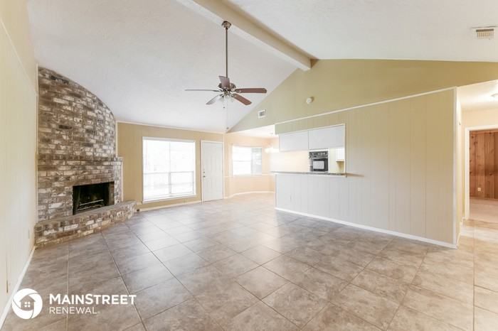 22902 Green Bark St - Photo 3 of 16