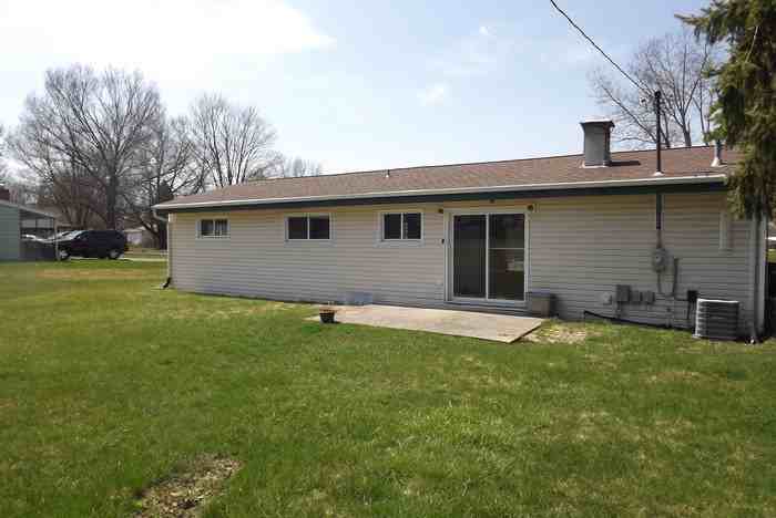 4041 Rosehill Dr - Photo 2 of 13