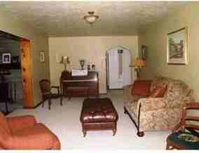 17 Elmhurst Rd - Photo 2 of 12