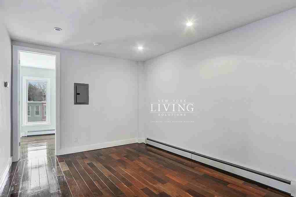 Lexington Avenue #2AJ