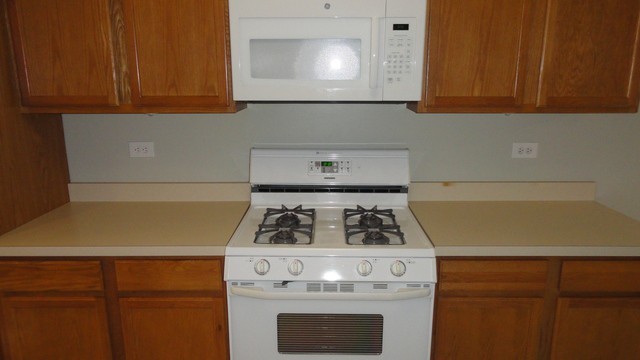 4336 Waters Edge - Photo 3 of 38