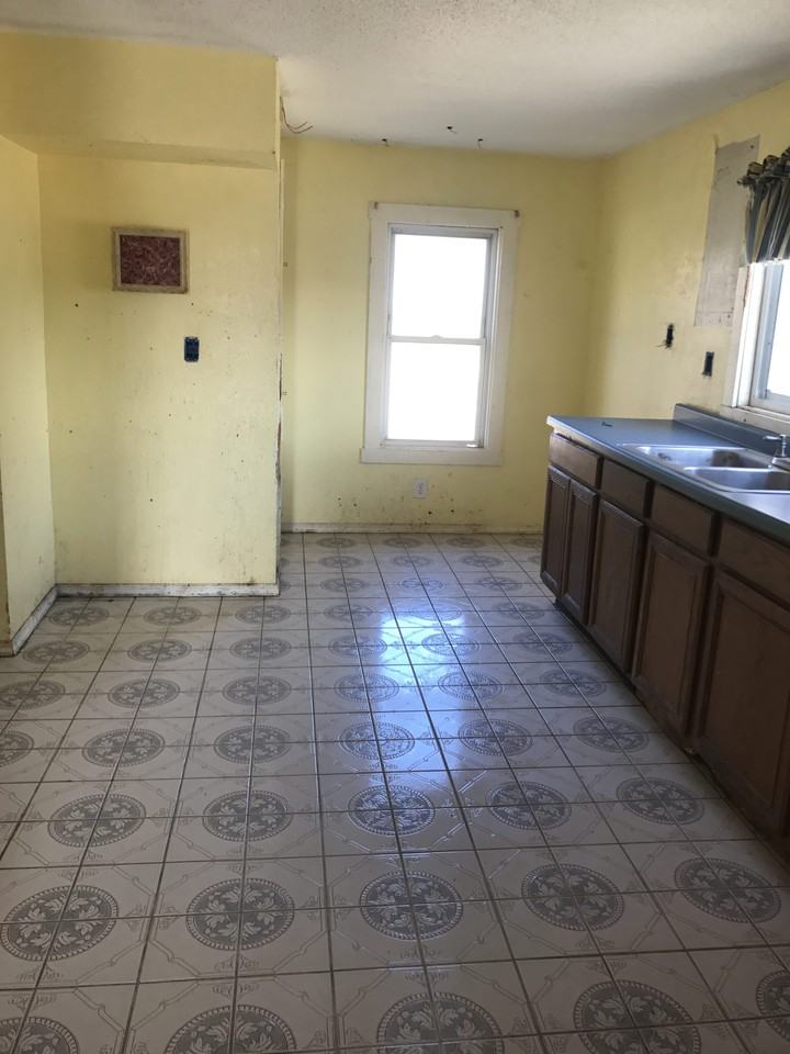 2231 Loren Street - Photo 2 of 6