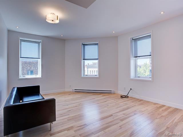 1452 Avenue du Mont-Royal Est #3 - Photo 3 of 16