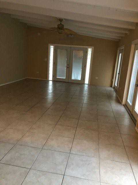 231 9th St - Photo 3 of 24