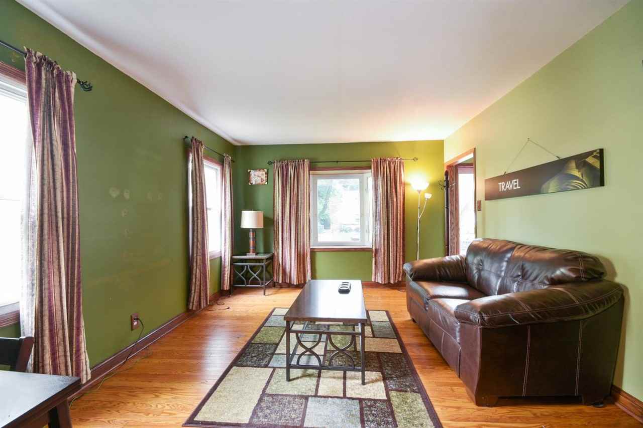 9027 Revere Ct - Photo 2 of 10