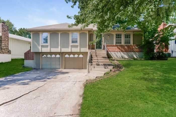 2972 Iva Dr - Photo 3 of 8