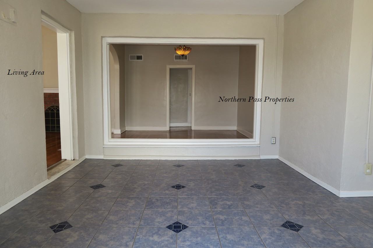 3023 Altura - Photo 3 of 26