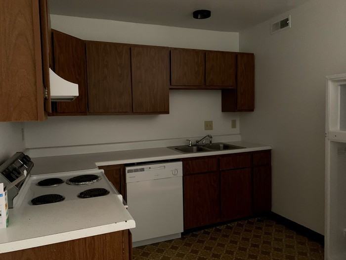 813 Ellis Dr - Photo 3 of 5