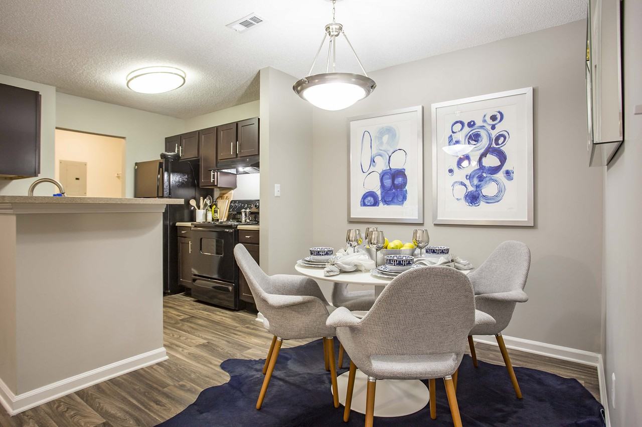 425 Willowdale Drive - Photo 2 of 22