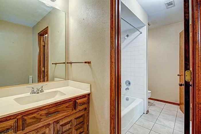 3005 Saddlehead Dr - Photo 3 of 19