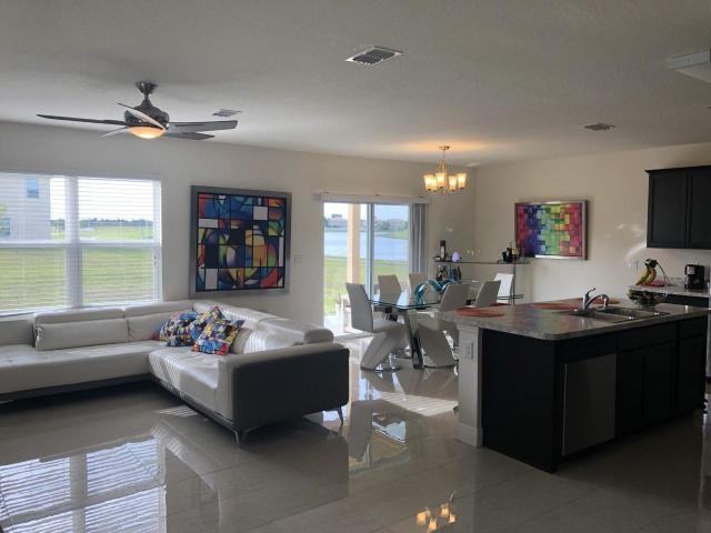 11422 Sw Patterson Street - Photo 2 of 28