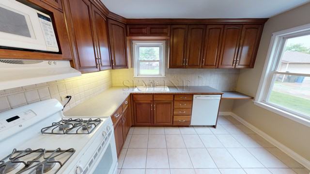 514 N Emerson St - Photo 2 of 19