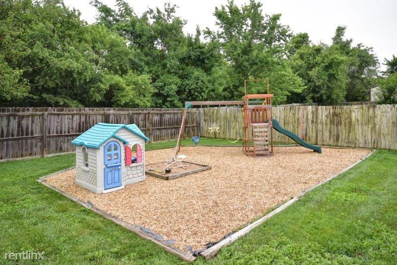 414 Arrowhead Rd - Photo 3 of 16