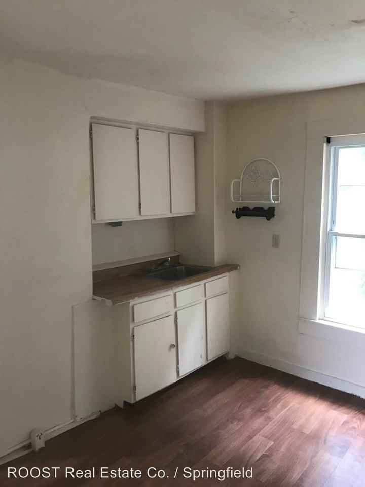 223 Buxton Ave - Photo 2 of 10