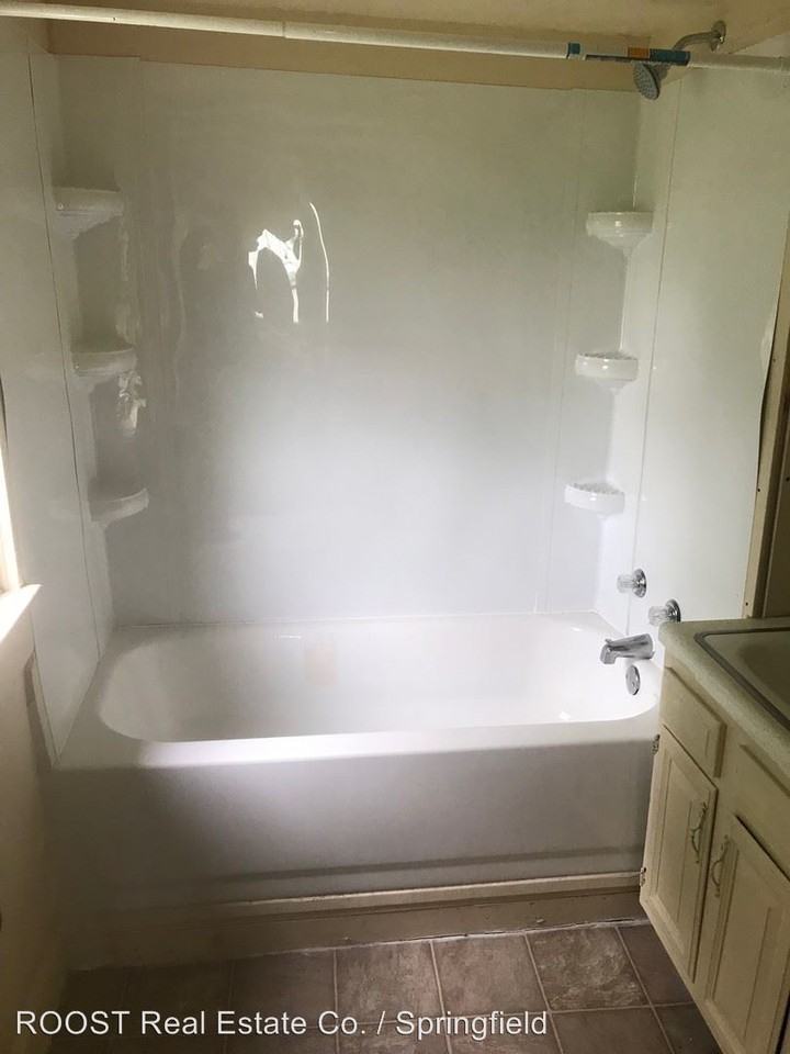 223 Buxton Ave - Photo 3 of 10