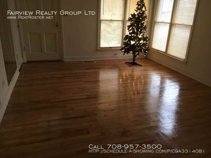 22503 Ridgeway Ave - Photo 3 of 13