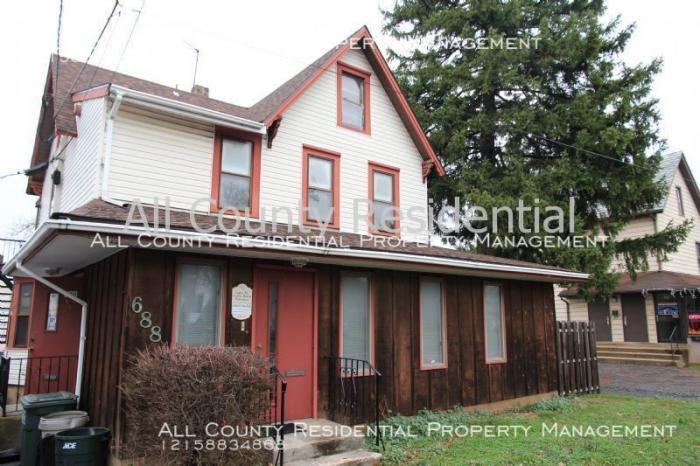 688 Knowles Ave