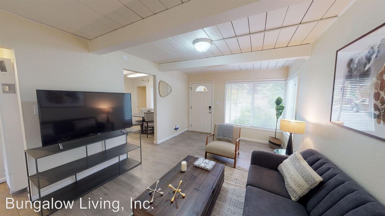 762 Hamilton Ave - Photo 3 of 10