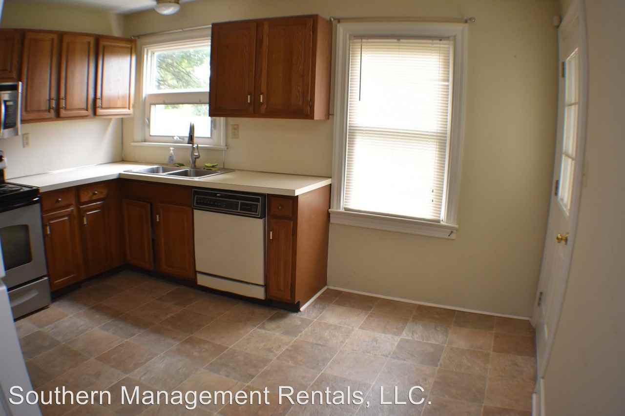 129 Loucks St - Photo 3 of 13