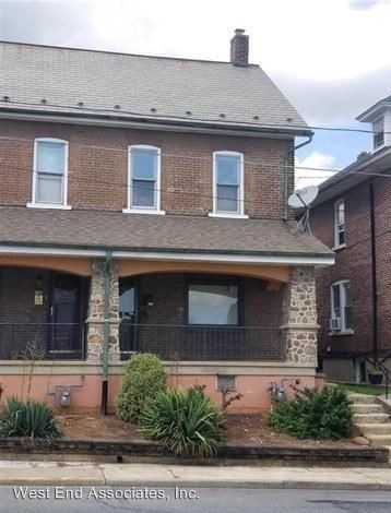 405 E 9th St - Photo 2 of 9