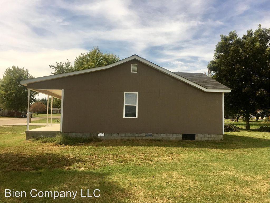 1417 E. Oak St. - Photo 3 of 17