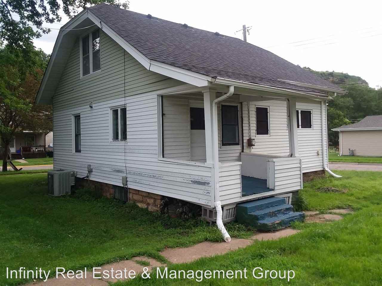241 E 5th St - Photo 3 of 20