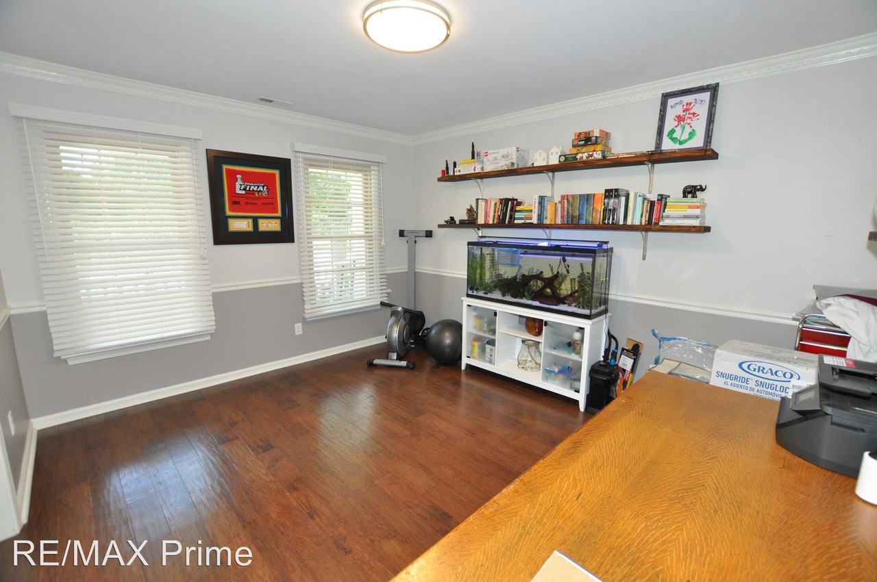 552 Currituck Drive - Photo 3 of 29