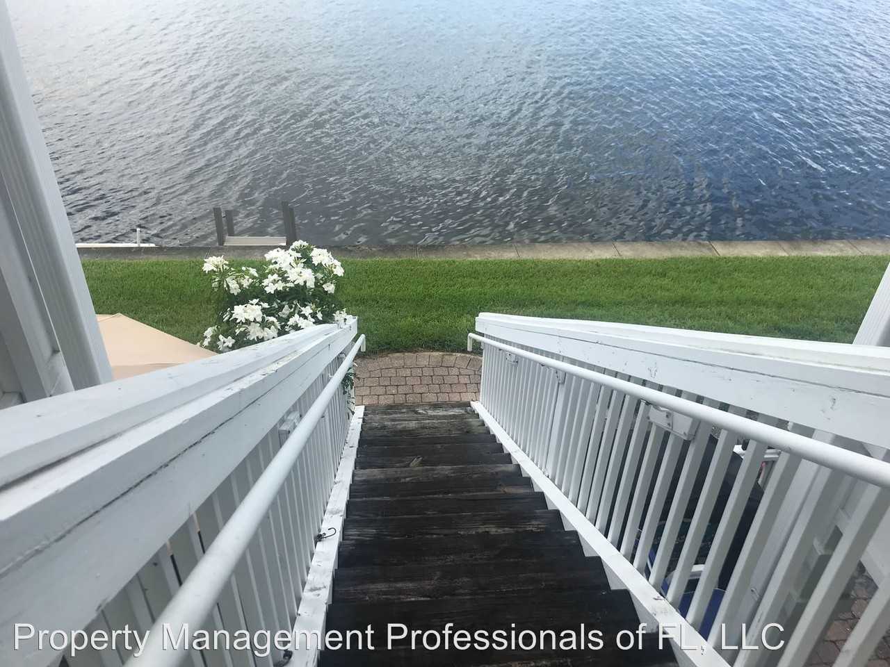 201 Pompano Dr Se #C - Photo 2 of 3