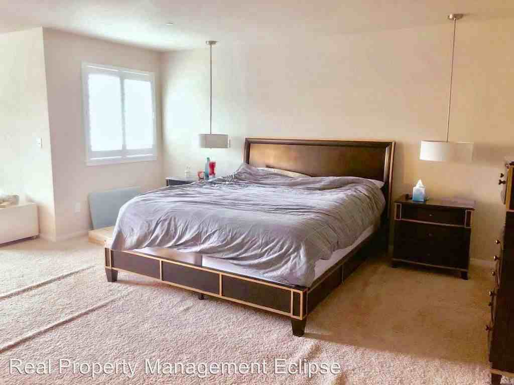 7720 Ne 193rd Pl - Photo 3 of 9