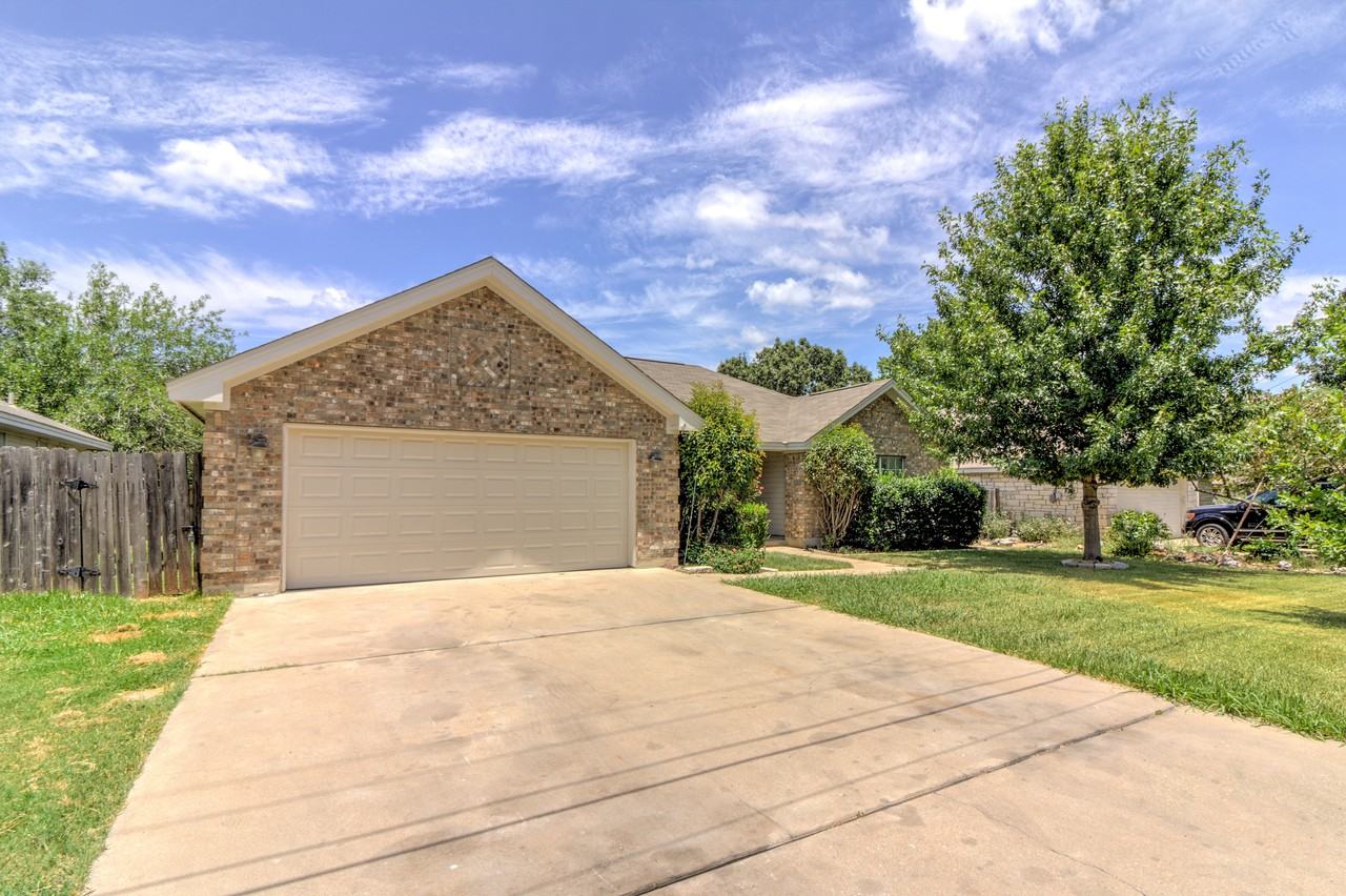 308 Debora Dr - Photo 3 of 30