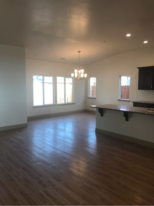 5392 W Acacia Ave - Photo 2 of 4