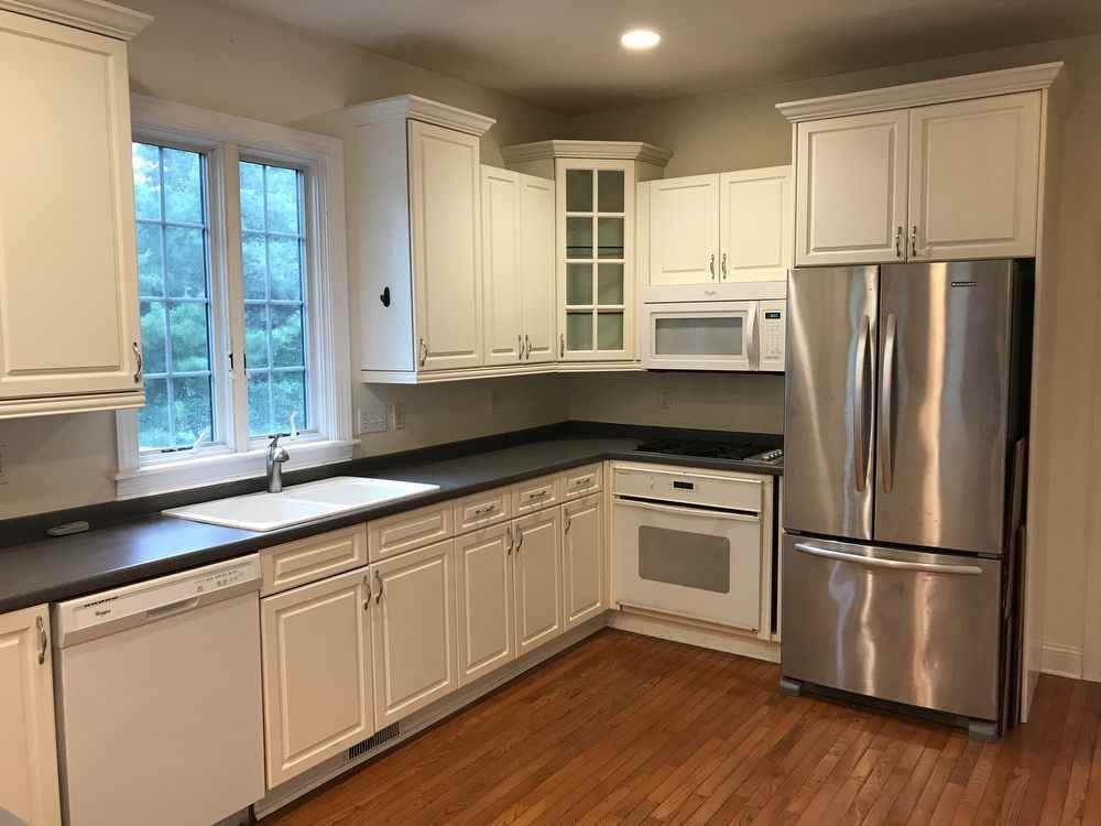 204 Cardinal Ct - Photo 2 of 5