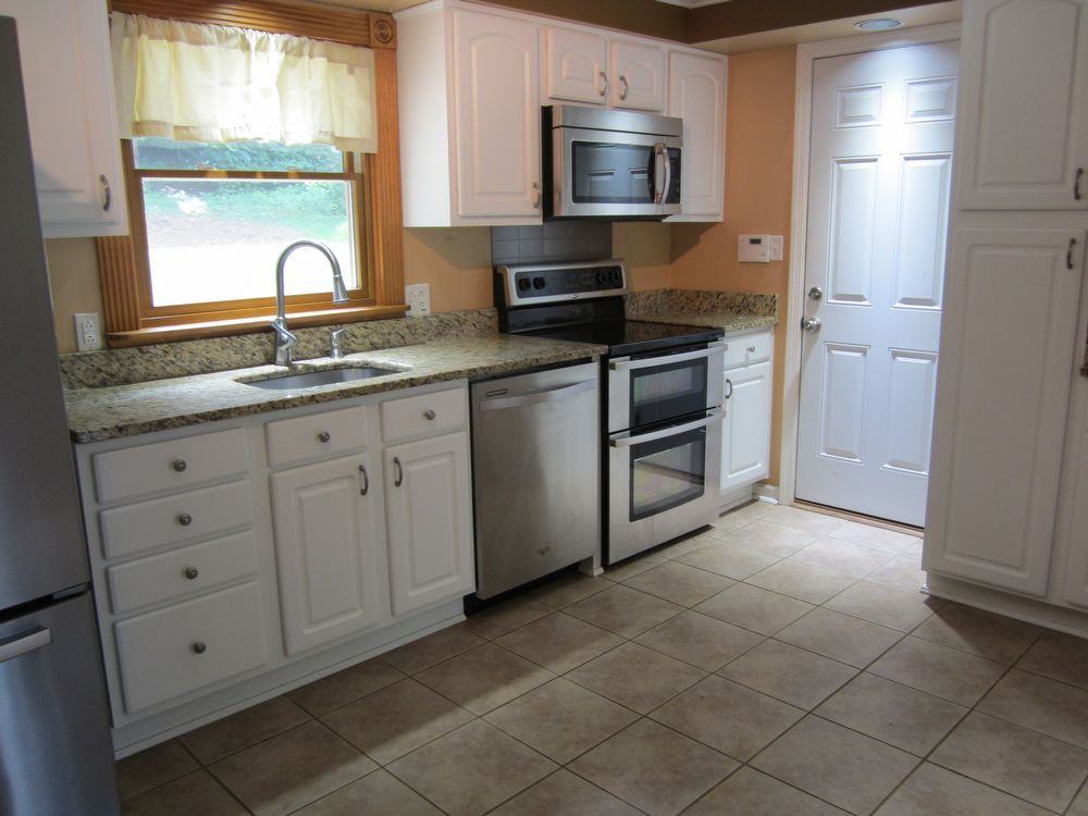 2341 Southwood Dr - Photo 2 of 7