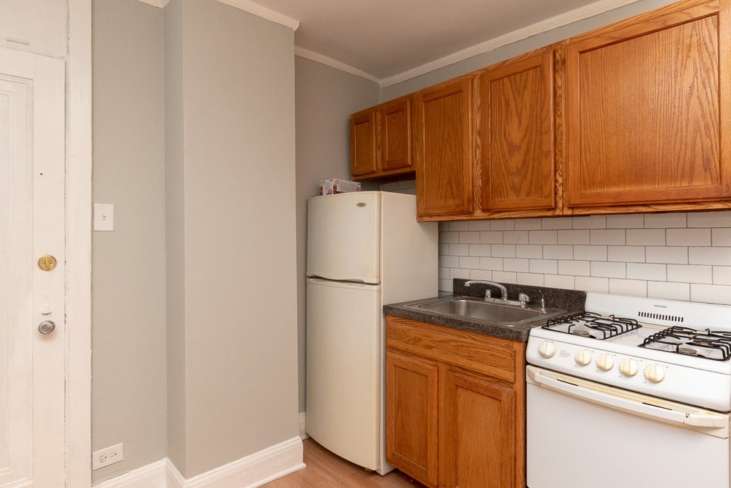 3831 N Fremont St #109 - Photo 3 of 14