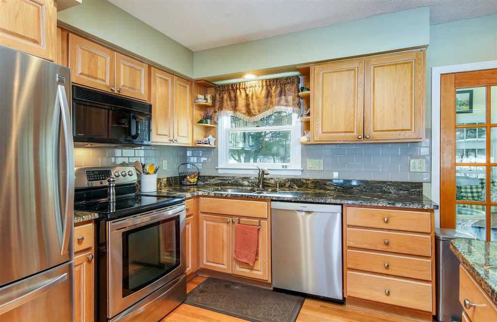 338 Collamer Circle - Photo 2 of 38