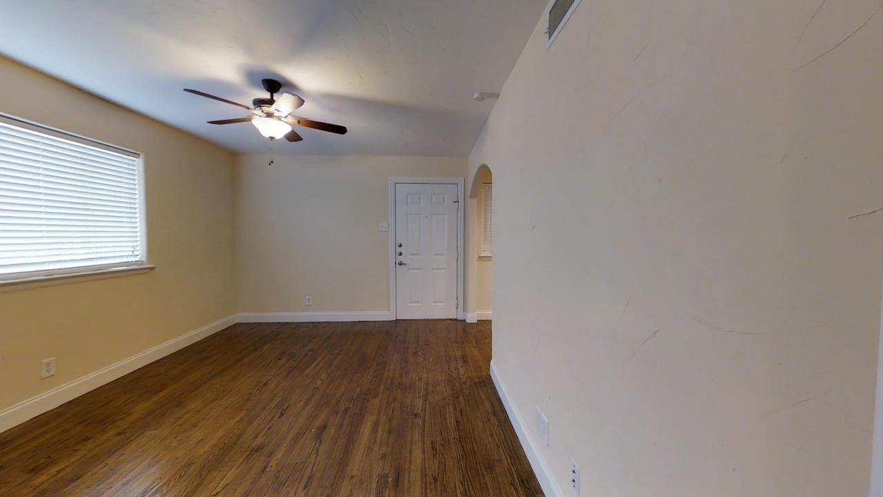 1518 North Haskell Avenue - Photo 3 of 10