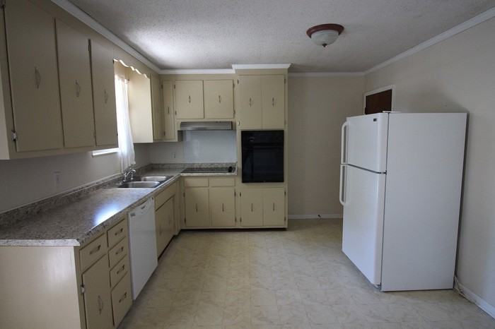 173 Delvin Drive - Photo 3 of 8