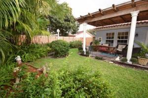 1651 Nw 11th St. - Photo 3 of 19