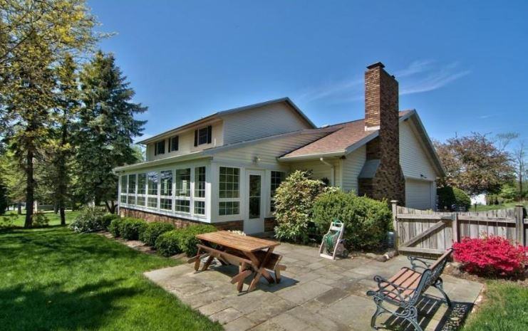 126 Belmont Ave - Photo 3 of 31