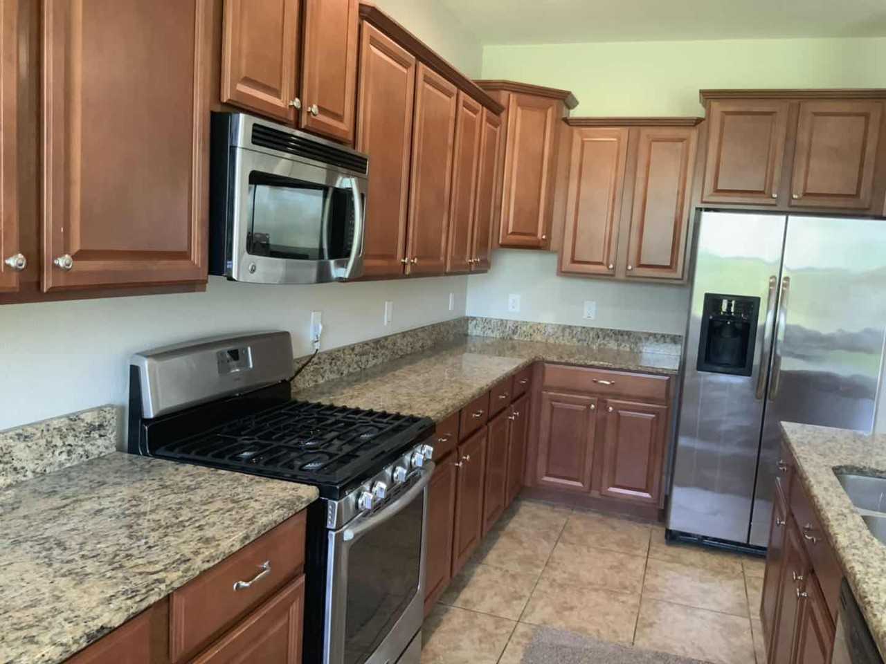 6204 Sunset Isle Dr - Photo 3 of 19