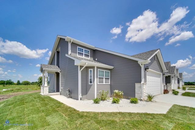 1215 Apache Path - Photo 2 of 22