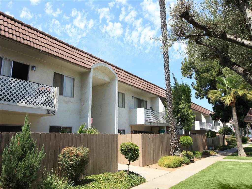 REDWOOD GARDENS APARTMENTS - Photo 2 of 9