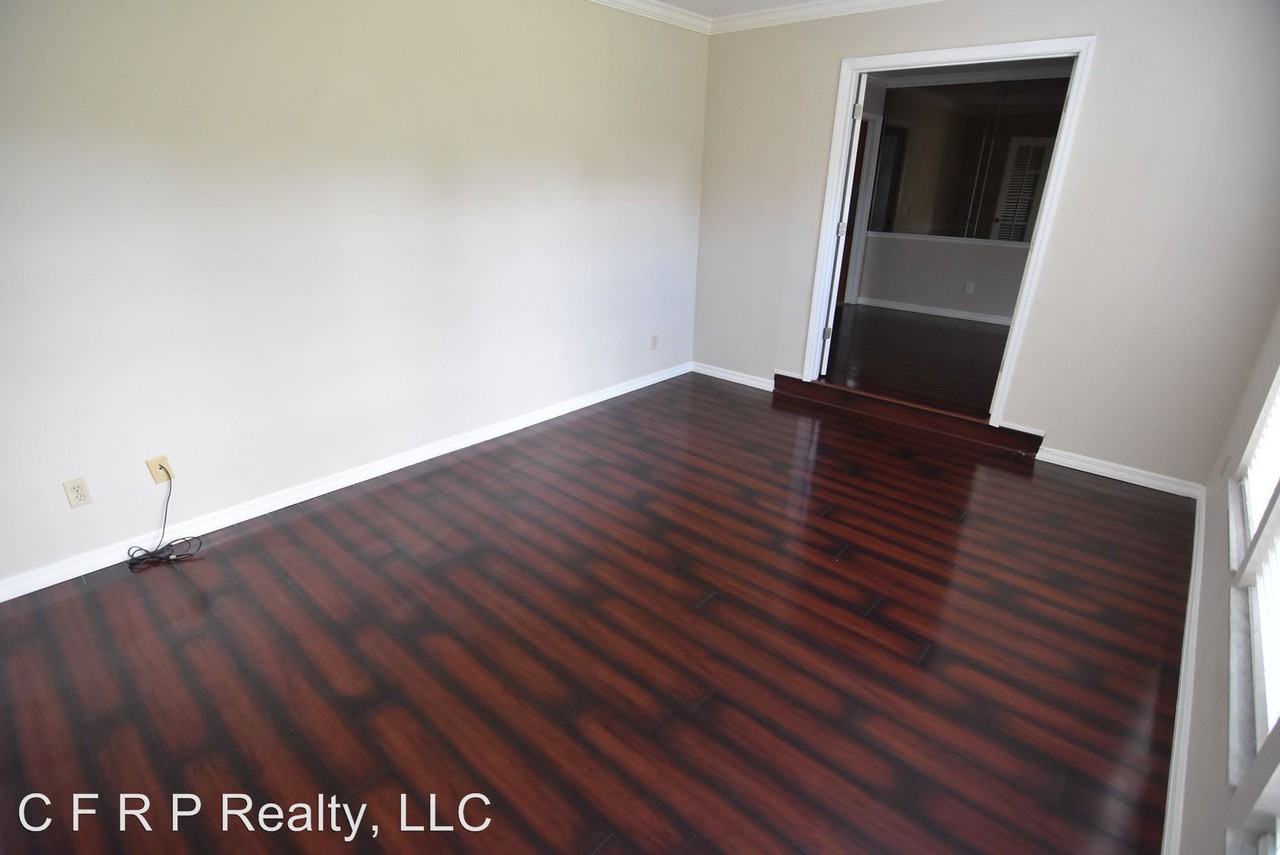 132 Harrogate Place - Photo 3 of 16