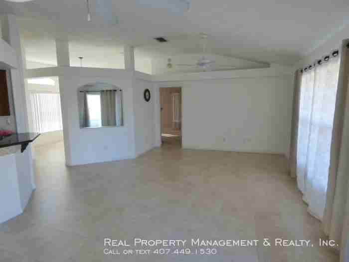 4390 King Edward Dr. - Photo 3 of 16