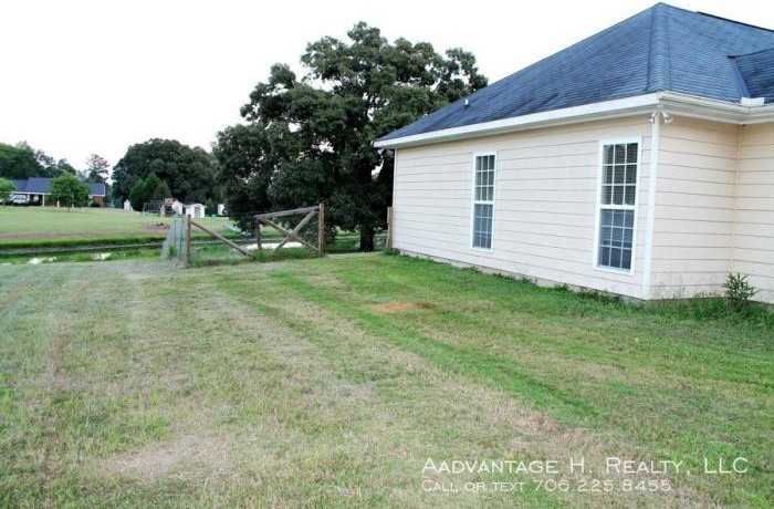 23 Duke Dr - Photo 2 of 18