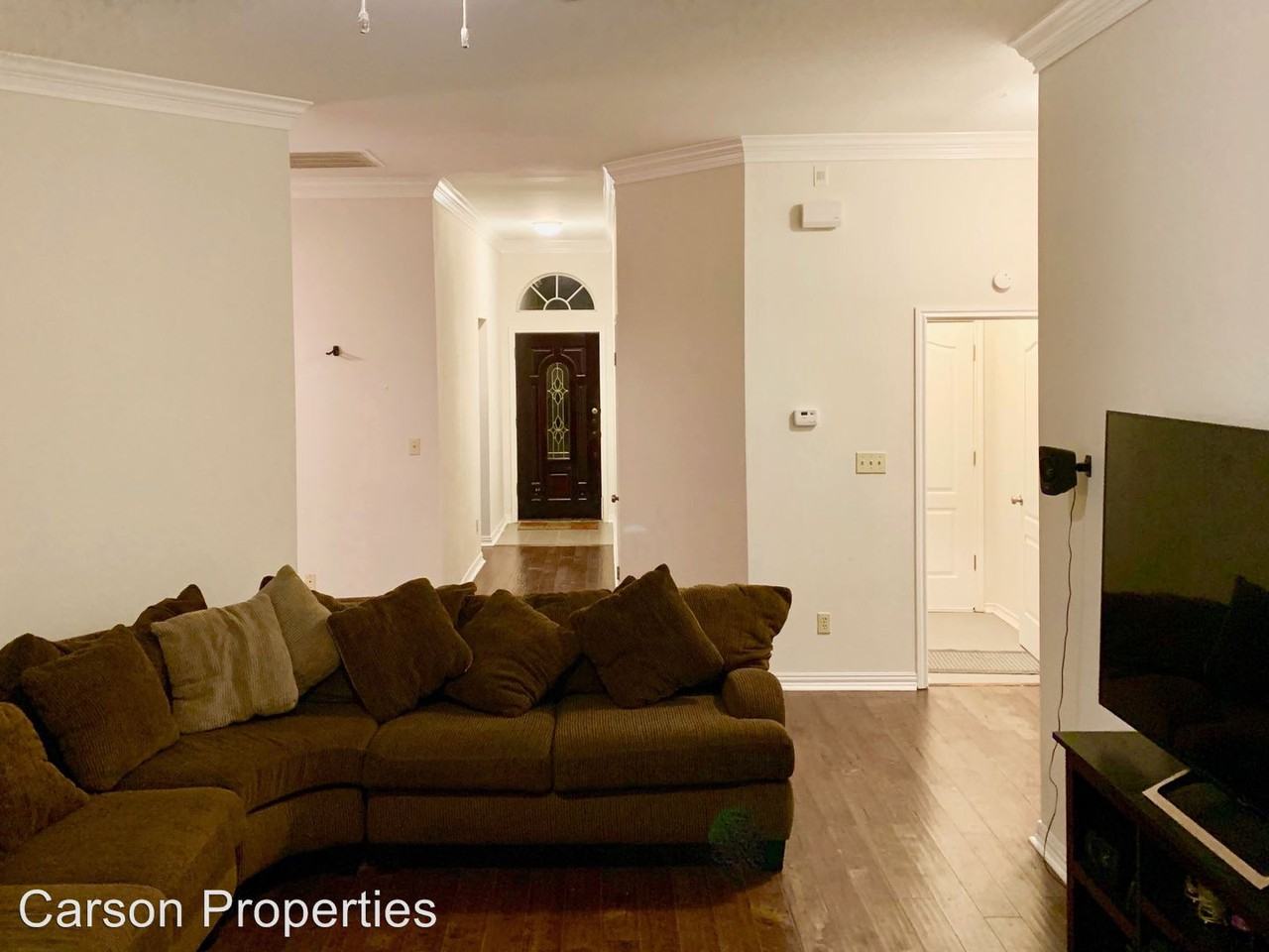 1708 Ramona Cir - Photo 2 of 12